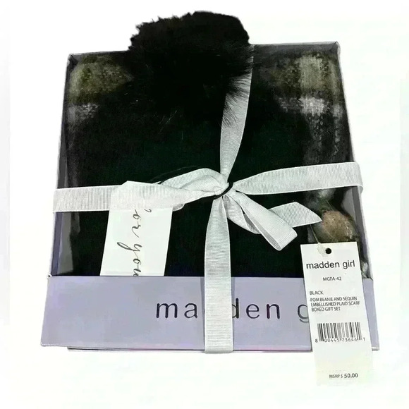 Madden Girl Accessories - Madden Girl Beanie and Scarf set